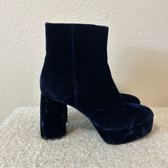 & OTHER STORIES Velvet Platform Booties - Picture 3 of 10
